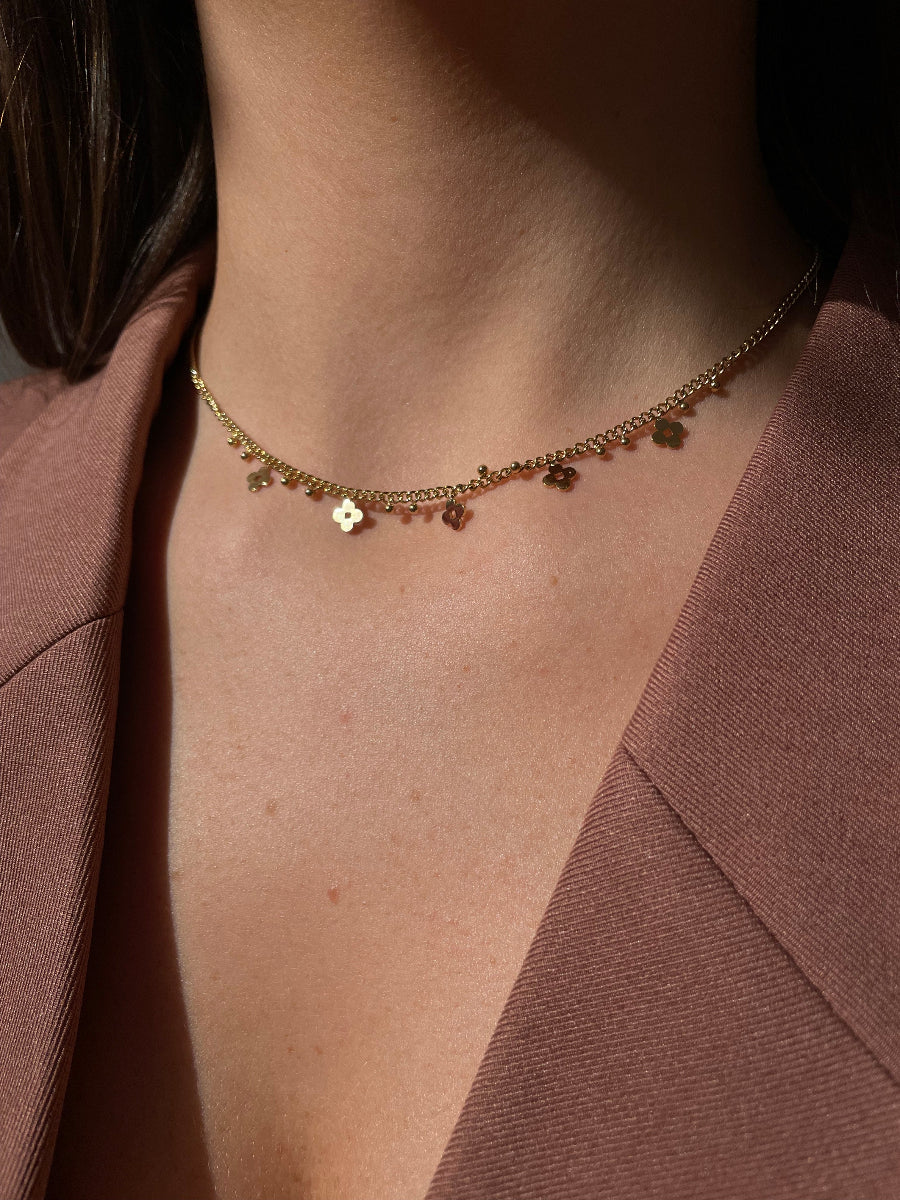 Collier fleurs dorées