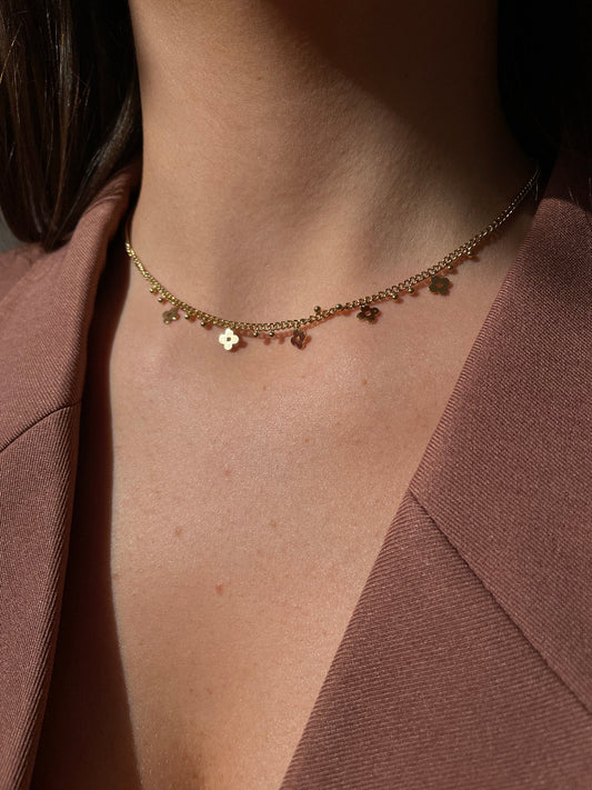 Collier fleurs dorées